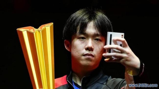 上海地产集团vs黄石东楚 乒超三连胜并驾齐驱